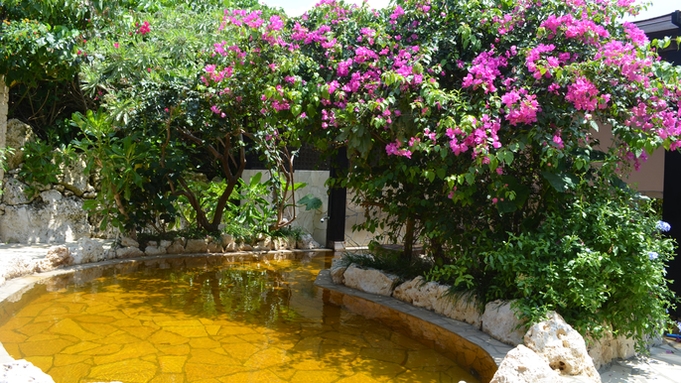 【琥珀色の天然温泉】碧と花々に囲まれた「シギラ黄金温泉」チケット付きプラン/朝食付